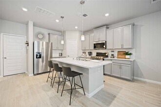 16106 Oregon Oak Dr in Houston, TX - Building Photo - Building Photo