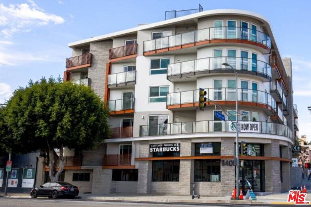 1539 Purdue Ave in Los Angeles, CA - Building Photo