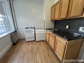 1867 Commonwealth Ave, Unit 6 in Boston, MA - Building Photo - Building Photo