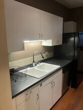 24 Lee St, Unit 1 in Worcester, MA - Building Photo - Building Photo