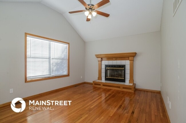 1222 SW Windcrest Ct in Grain Valley, MO - Building Photo - Building Photo