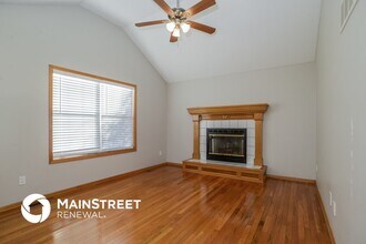 1222 SW Windcrest Ct in Grain Valley, MO - Foto de edificio - Building Photo