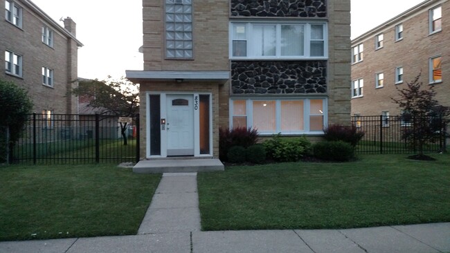 830 E Capri Dr in Palatine, IL - Building Photo - Building Photo