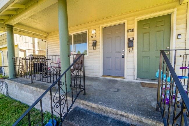 2017 M.L.K. Jr Way in Tacoma, WA - Foto de edificio - Building Photo