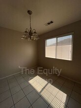 2521 W Lark Ave in Visalia, CA - Building Photo - Building Photo