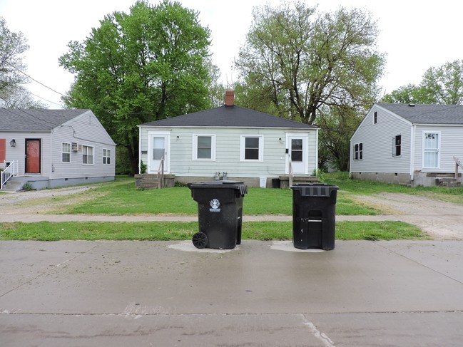 4 Single Family/Duplex Rental Properties Pack in Louisville, KY - Building Photo - Building Photo