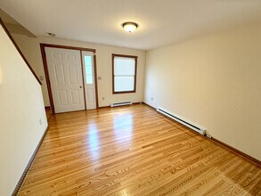 10 Waverly Pl in Melrose, MA - Building Photo - Building Photo