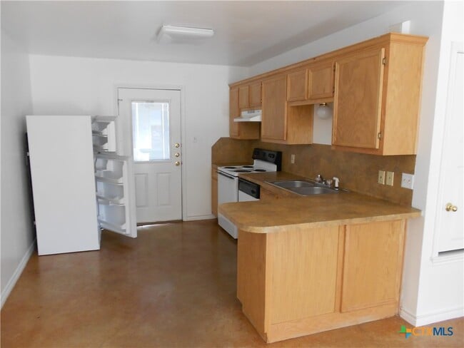 1001 N Hackberry St in Lampasas, TX - Building Photo - Building Photo