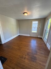 46 Alexander St, Unit 1 in Rochester, NY - Foto de edificio - Building Photo