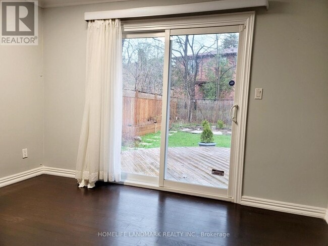 32 Van Horne Ave