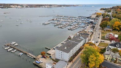 184 Pequot Ave in New London, CT - Building Photo - Building Photo