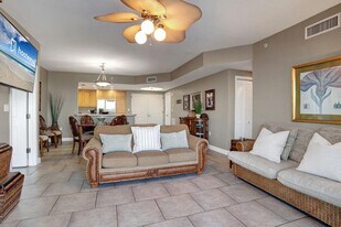 2 Portofino Dr in Pensacola Beach, FL - Building Photo