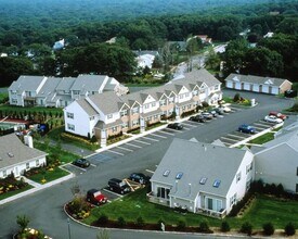 68 Horizon View Dr in Farmingville, NY - Building Photo - Building Photo