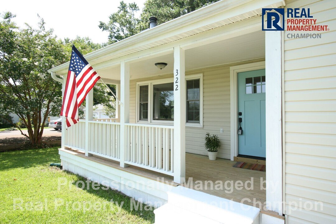 322 E Wallace St in Burgaw, NC - Building Photo