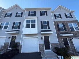 4960 Brookside Ct in Coopersburg, PA - Building Photo