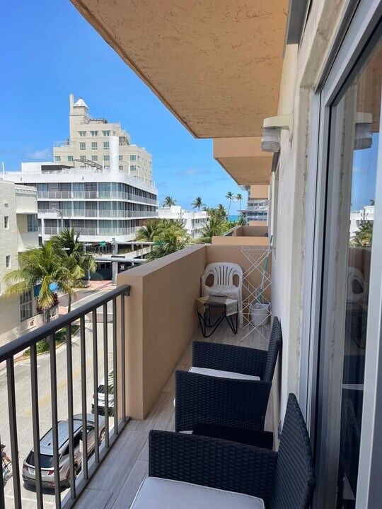 1150 Collins Ave in Miami Beach, FL - Building Photo