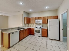 4470 Waterside Pointe Cir in Orlando, FL - Building Photo - Building Photo