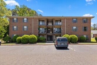 Spring Lane Apartments in Sanford, NC - Building Photo - Building Photo