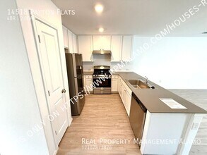 14518 Payton Flts in San Antonio, TX - Foto de edificio - Building Photo