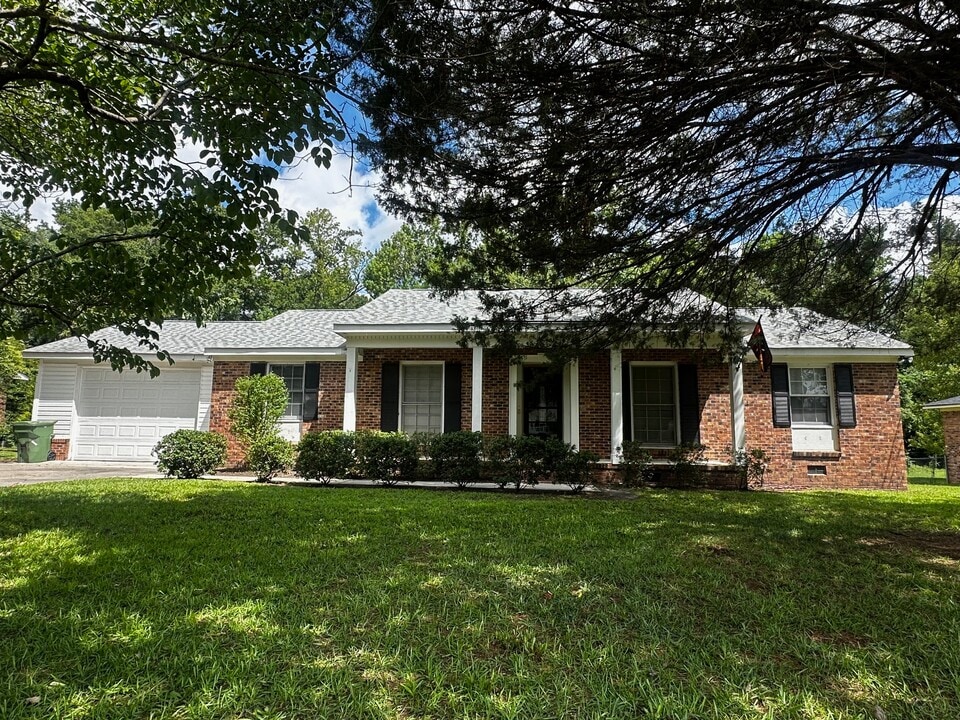 2527 Kingston Dr in Florence, SC - Building Photo