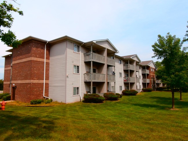 Twin Oaks in Lansing, MI - Foto de edificio - Building Photo