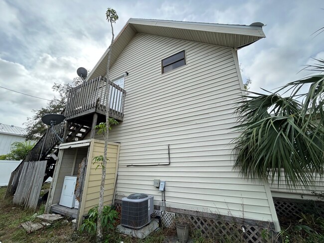 1625 9th Ave W in Bradenton, FL - Foto de edificio - Building Photo