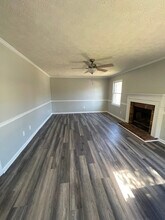 45 Dawn Ln in Hampton, VA - Foto de edificio - Building Photo