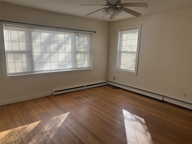 14 Bridge St in Florida, NY - Building Photo - Building Photo