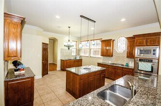 821 Meadowlark Dr in Murphy, TX - Building Photo - Building Photo