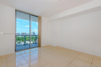 79 SW 12th St, Unit 1903 in Miami, FL - Foto de edificio - Building Photo