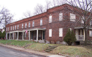 401-411 E Lane Ave in Columbus, OH - Foto de edificio - Building Photo