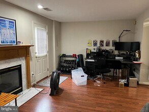 43389 Chokeberry Square in Ashburn, VA - Building Photo - Building Photo