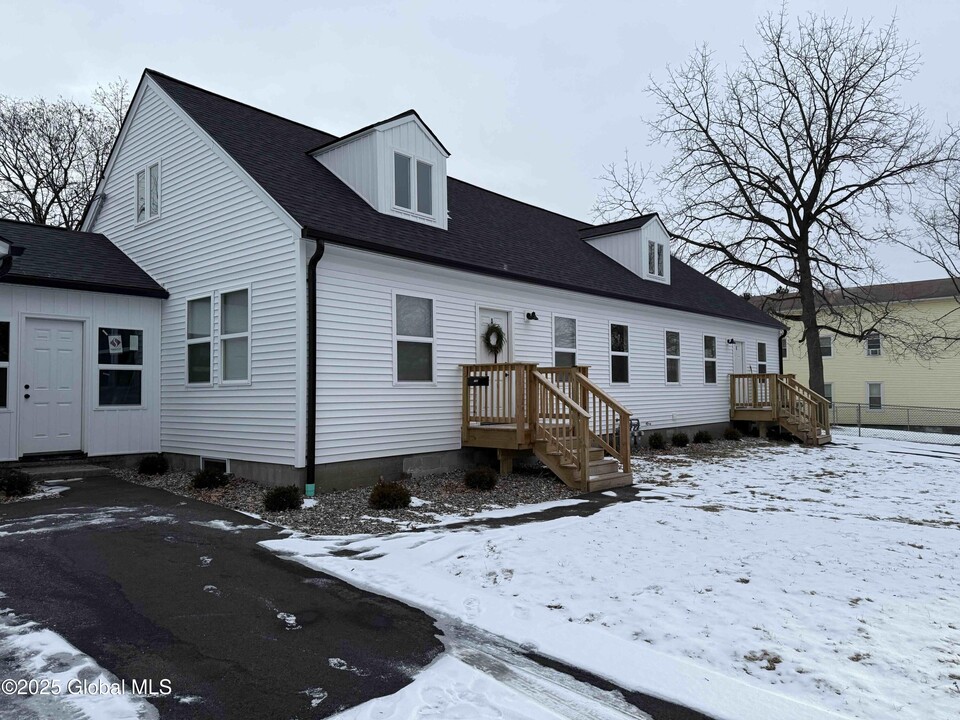 15 Conliss Ave in Cohoes, NY - Foto de edificio