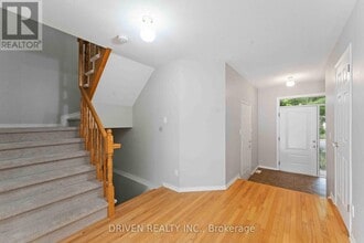 270 Berrigan Dr in Ottawa, ON - Building Photo - Building Photo