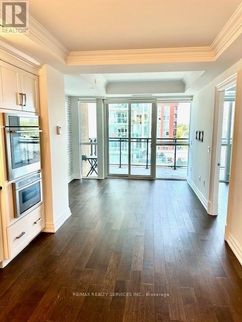 2060 Lakeshore Rd. in Burlington, ON - Building Photo - Building Photo