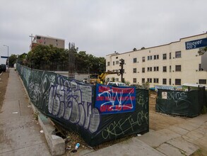 2600 San Marino St in Los Angeles, CA - Foto de edificio - Building Photo