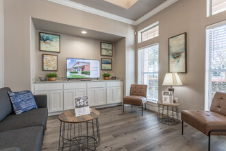 Gateway Village 55+ Senior Living in Beaumont, TX - Building Photo - Interior Photo