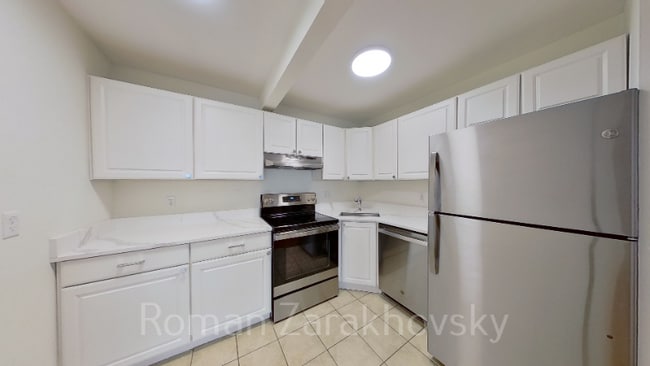 8 Griggs St, Unit 18 in Boston, MA - Building Photo - Building Photo