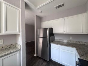 9910 Royal Ln in Dallas, TX - Building Photo - Building Photo