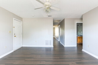 High Grove Apartments in Bonaire, GA - Building Photo - Interior Photo