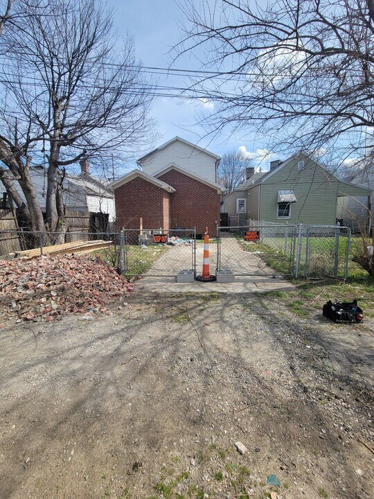 126 N 26th St in Louisville, KY - Building Photo