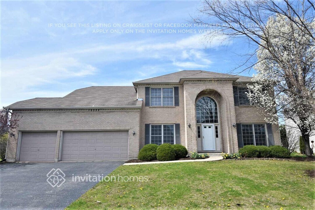 16332 Hidden River Dr in Plainfield, IL - Building Photo