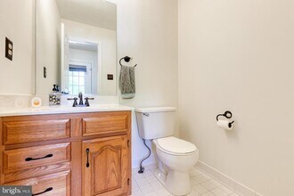 6 Sandview Ct in Baltimore, MD - Building Photo - Building Photo