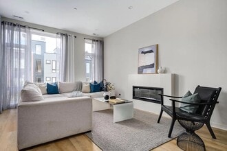 4177 W Belmont Ave, Unit 2 in Chicago, IL - Building Photo - Building Photo