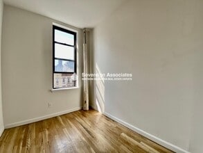 1270 1st Avenue-Unit -6A in New York, NY - Building Photo - Building Photo