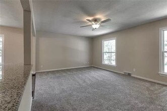 10509 NW 58th St in Kansas City, MO - Building Photo - Building Photo