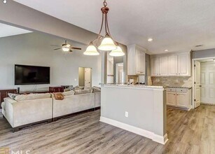 511 Lena Dr in Hoschton, GA - Building Photo - Building Photo