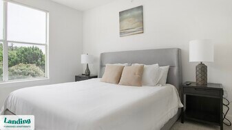 7373 Valley View Ln, Unit 3033 in Dallas, TX - Building Photo