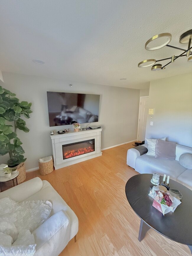 94 Tennis Plaza Rd, Unit 1 in Dracut, MA - Building Photo - Building Photo