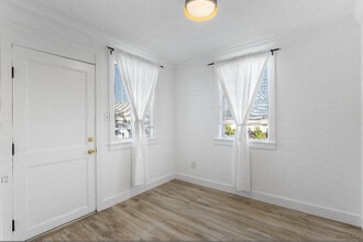 2257 Central Ave in Alameda, CA - Foto de edificio - Building Photo